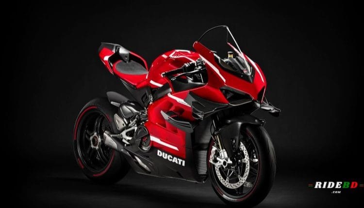 Ducati Superleggera V4 2024 side angle looks